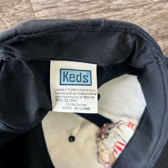 EUC Vintage 1993 Keds Looney Tunes Taz Basketball Black Snapback Hat Adjustable - Picture 2 of 14